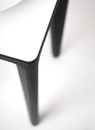 Porcelain Table 05